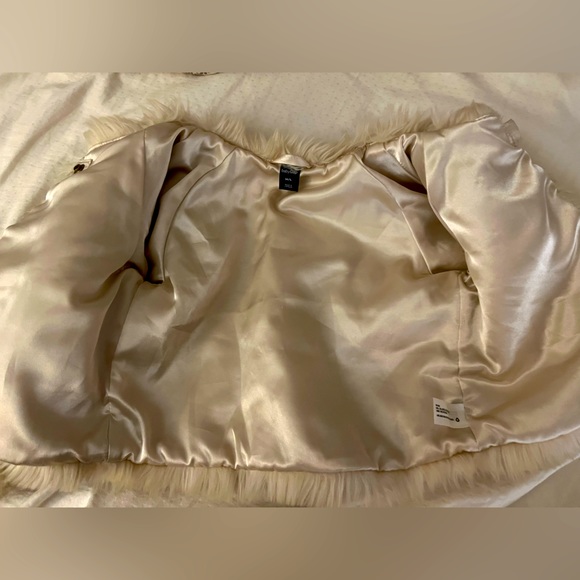 Baby Gap Faux Fur Jacket - M/L - Picture 3 of 3